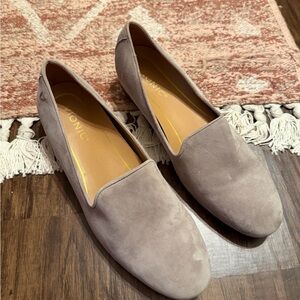 Vionic Women's Taupe Suede Flats